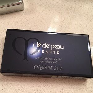 NEW - Cle de Peau Beaute
Limited Edition Eyeshadow
