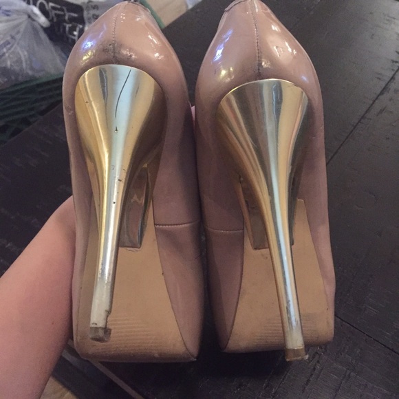 STEVE MADDEN HEELS - Picture 2 of 3