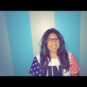 Meet your Posher, April