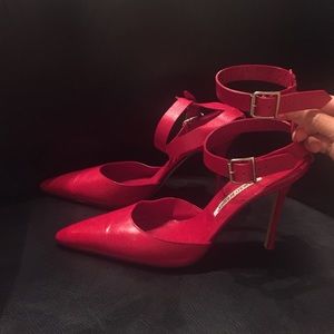 *SALE* Manolo Blahnik Red Pumps