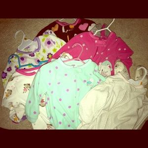*SOLD* Carters 18 months & 2T set