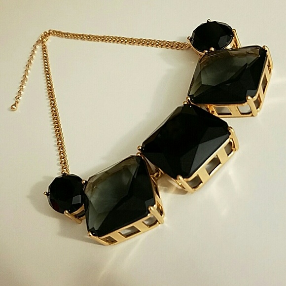 Jules Smith 💛 Large Jewel Necklace - Picture 3 of 4