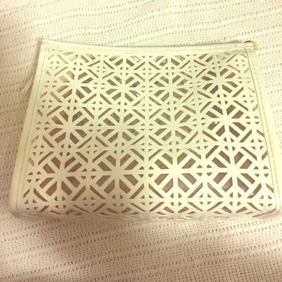 Beautiful makeup bag!