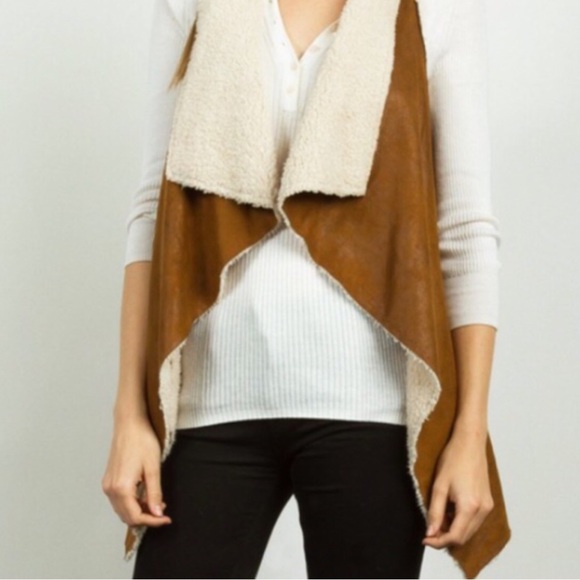 💥HOST PICK 2/22💥FAUX SHEARLING & SUEDE VEST - Picture 3 of 3
