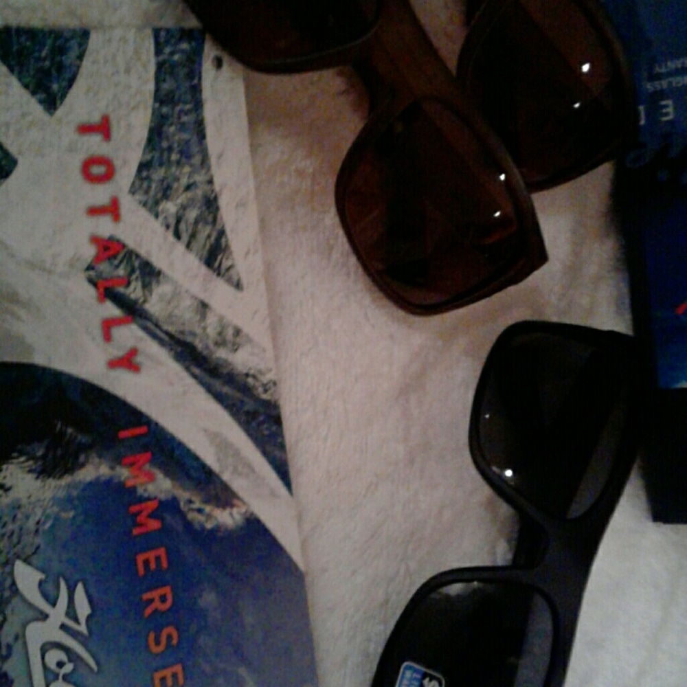 Sunglasses - Picture 3 of 4