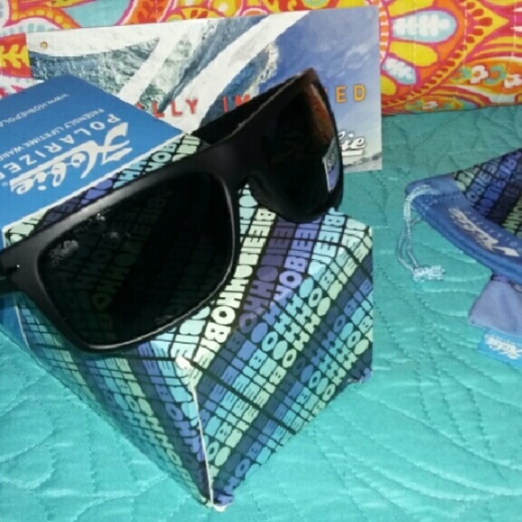 Sunglasses - Picture 2 of 4