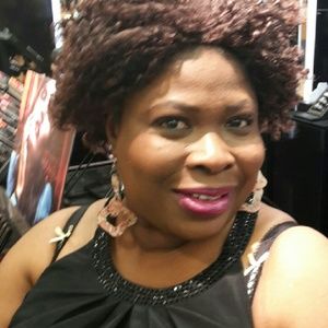 Meet your Posher, Folashade