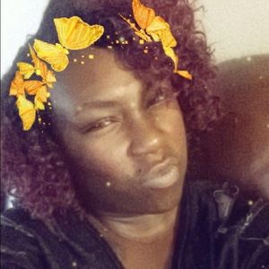 Meet your Posher, Desiree