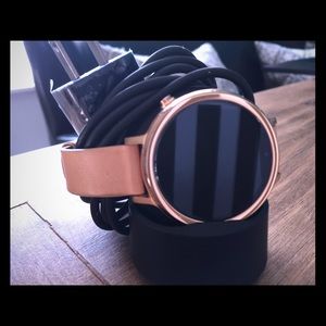 Rose gold moto 360! Latest generation- 2nd gen.