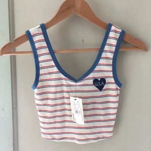 ❤️SALE! NWT Bullabong USA patch crop top