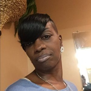 Meet your Posher, Beverly