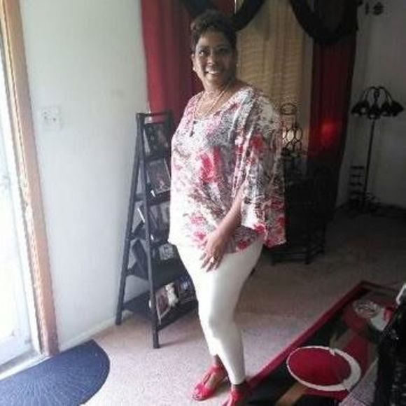 Meet your Posher, Cheryl - Picture 1 of 1