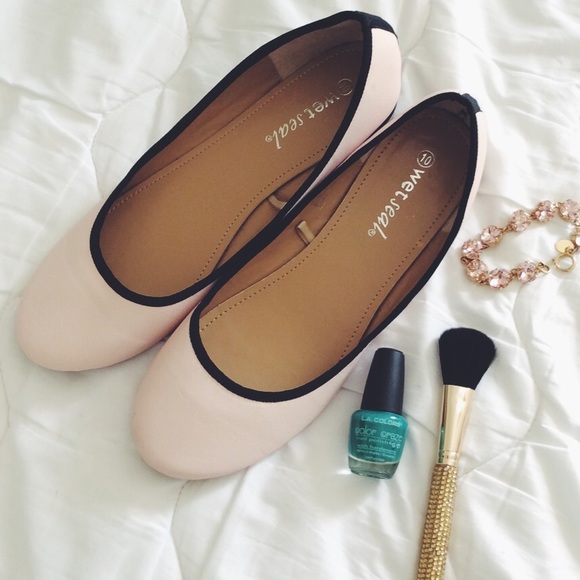 💎GORGEOUS BLUSH FLATS!💎