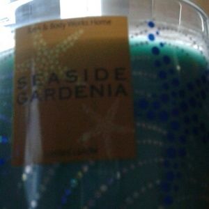 Meet your Posher, Cassandra