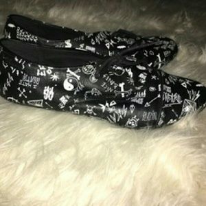 Leather script shoes