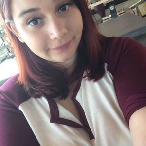 Meet your Posher, Caitlin