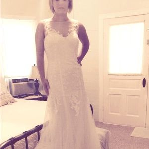 Never worn wedding dress
