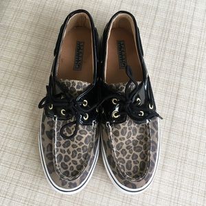 Unfortunately these shoes do not fit me