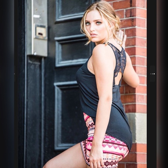 Meet Nicole ✨ The Face of Pretty Persuasions ✨ - Picture 4 of 8