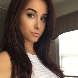 Meet your Posher, Stephanie