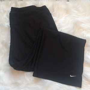 Nike cropped relaxed fit running pants