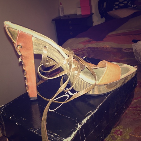 SOLD!!Women's Shoes