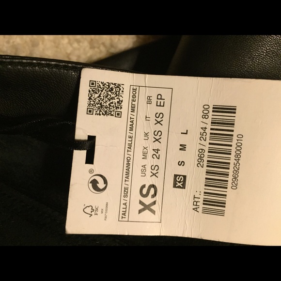 *SOLD*🔥 HOT ALERT 🔥ZARA biker leggings - Picture 3 of 4