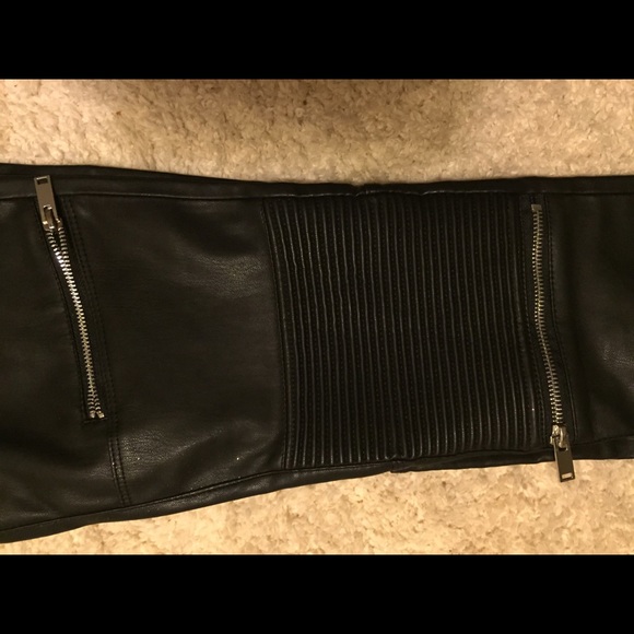 *SOLD*🔥 HOT ALERT 🔥ZARA biker leggings - Picture 4 of 4