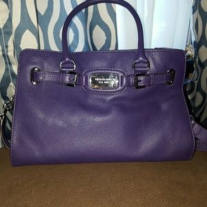 Gorgeous Michael kores handbag!