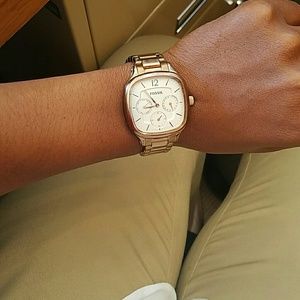 Meet your Posher, Curtisha