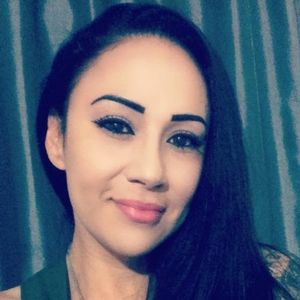 Meet your Posher, Dina