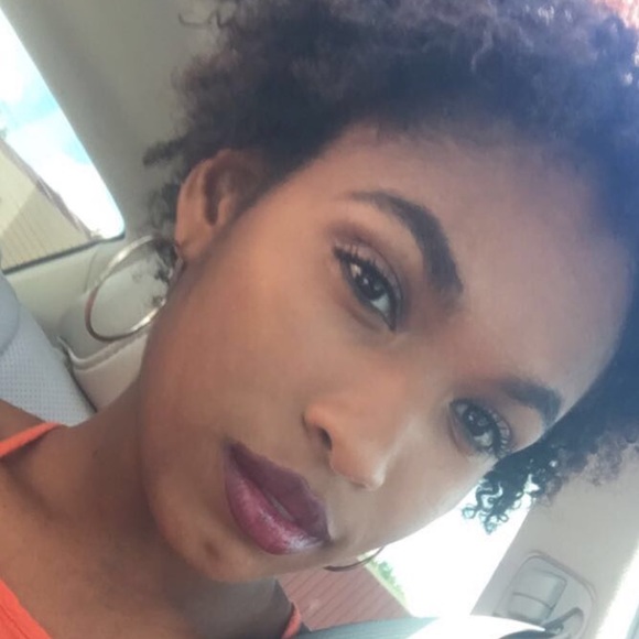 Meet your Posher, Krystal