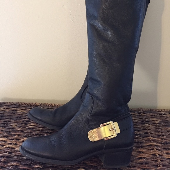 LAST PRICE DROP ⬇️⬇️ Vince Canuto black leather