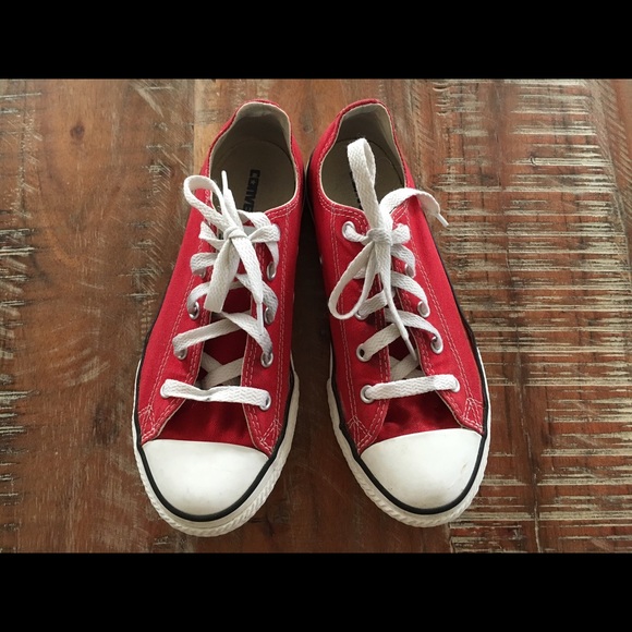 ❌SOLDⓂ❌Red converse all star chuck Taylor's - Picture 2 of 4