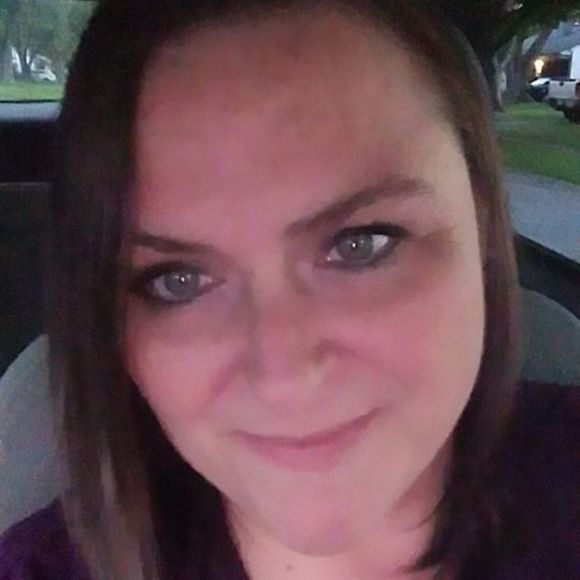 Meet your Posher, Carol - Picture 1 of 1