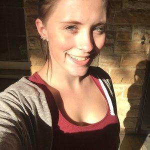 Meet your Posher, Alyssa