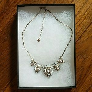 Beautiful necklace!  i just dont wear it anymore!