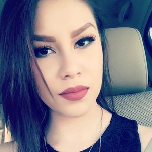 Meet your Posher, Alma