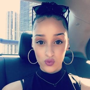 Meet your Posher, Courtney