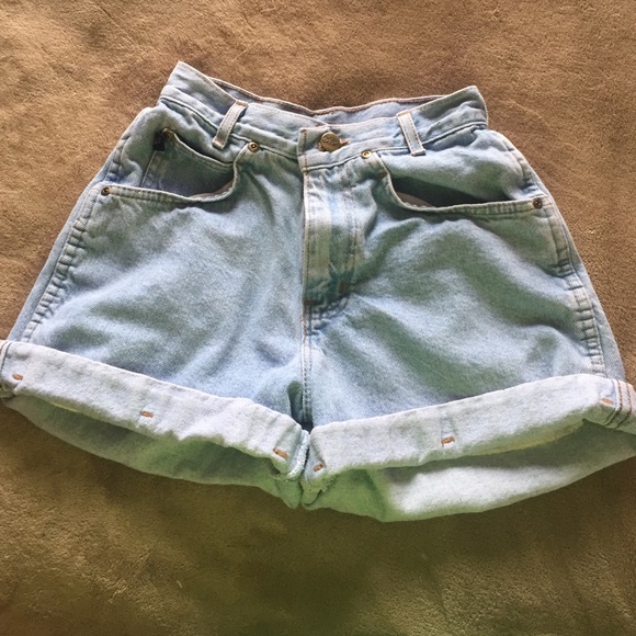 MOM SHORTS