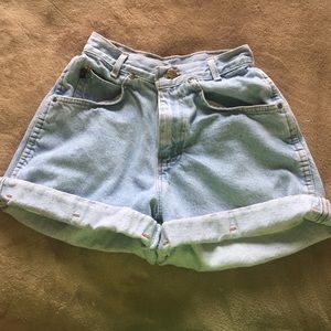 MOM SHORTS