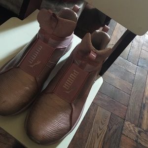 Kylie Jenner Rose Gold Pumas