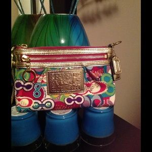 COACH POPPY POP C MEDIUM WRISTLET PURSE