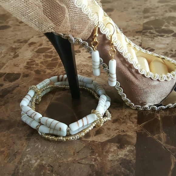 Bracelet and earrings