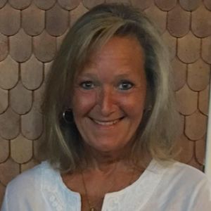 Meet your Posher, Debbie