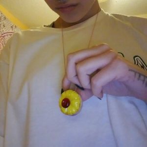 Bambi glass pineaple cake pendant