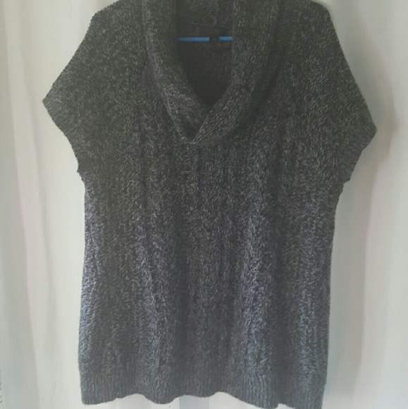 Short sleeve cowl neck