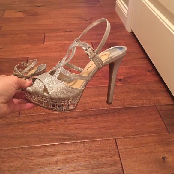 Heels - Picture 1 of 1