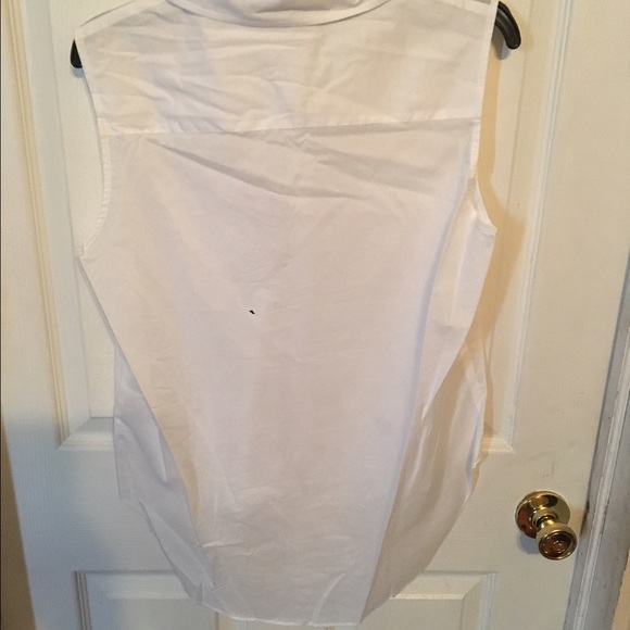 SOLD..    Sleeveless white top - Picture 2 of 2