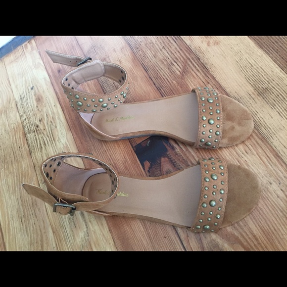 Sandals - Picture 2 of 3